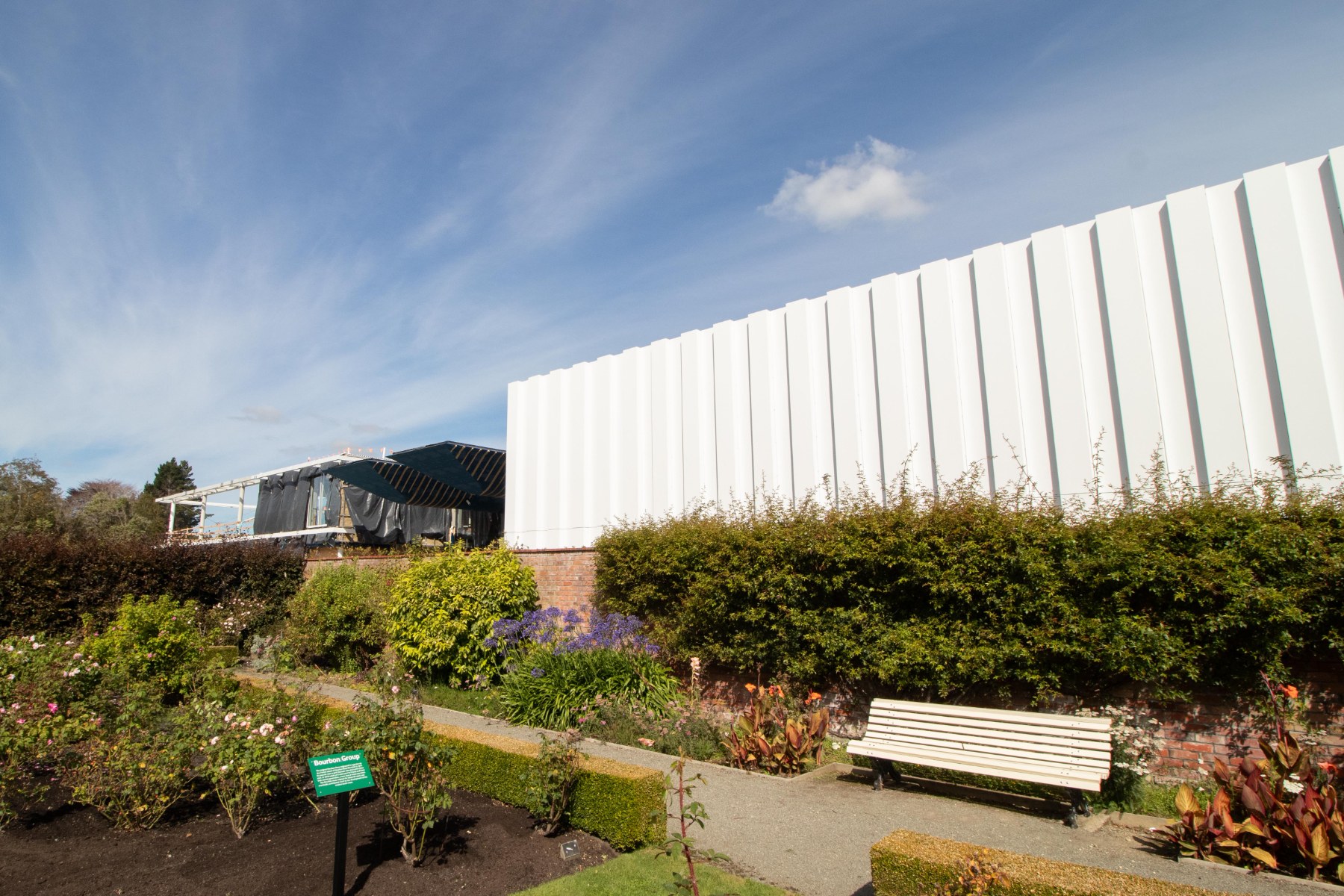 A picture of the Jessie Calder Garden at Queens Park, which borders the northern aspect of Te Unua Museum of Southland.